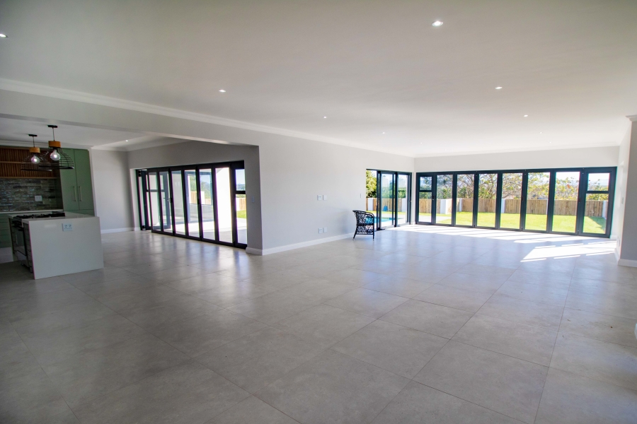 4 Bedroom Property for Sale in Kromme River Estate Eastern Cape